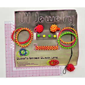 Vintage Vending Display Board UV Jewelry Glows Under Black Light 0034